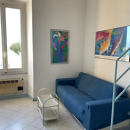 Luisa's Flat راباللو